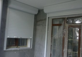 Роллеты на окна частного дома